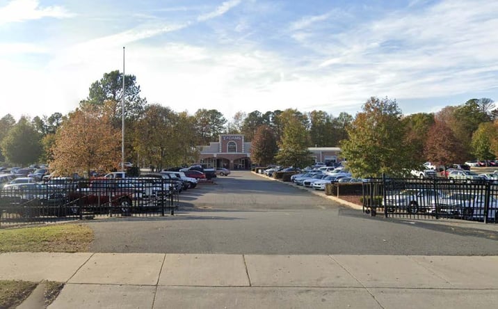 Pictures of Retail property located at 6027 N Tryon St, Charlotte, NC 28213 for sales - image #1