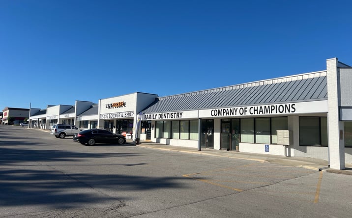 Pictures of Retail property located at 1503 MO-7, Blue Springs, MO 64014 for sales - image #1