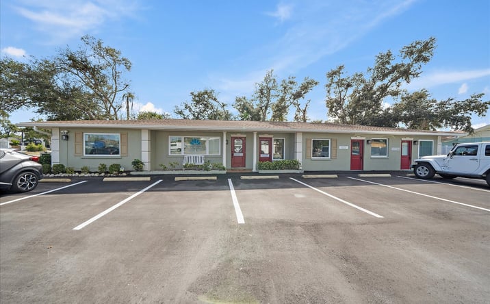 Pictures of Office property located at 3932 Swift Rd, Sarasota, FL 34231 for sales - image #1