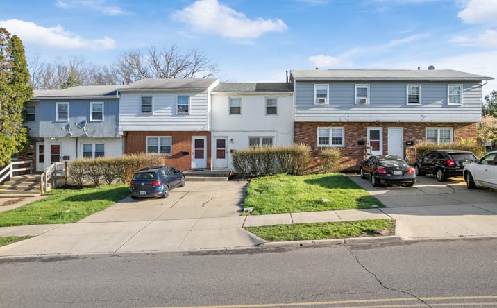 Pictures of Multifamily property located at 2161-2171 Thurmont Rd, Akron, OH 44313 for sales - image #1