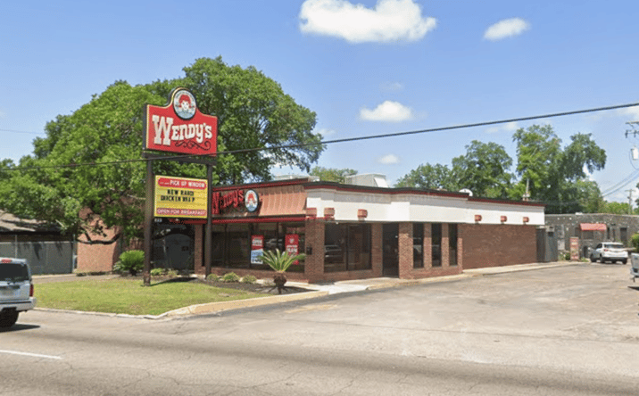 Pictures of Retail property located at 22 Pass Road, Gulfport, MS 39507 for sales - image #1