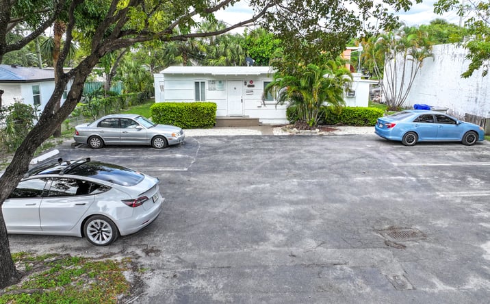 Pictures of Multifamily property located at 211 SW 2nd Ct, Pompano Beach, FL 33060 for sales - image #1
