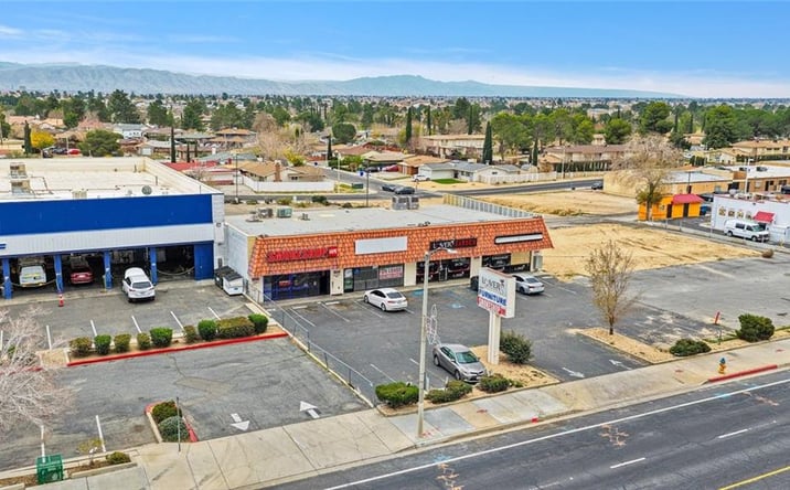 Pictures of Retail property located at 14433 7th St, Victorville, CA 92395 for sales - image #1
