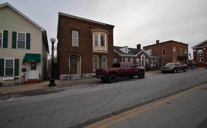 Pictures of Mixed Use property located at 321 S Main St, Harrodsburg, KY 40330 for sales - image #1