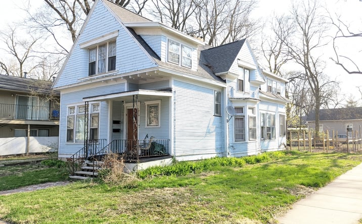 Pictures of Multifamily property located at 210 S Grove Street, Urbana, IL 61802 for sales - image #1