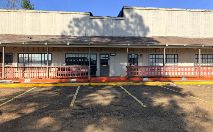 Pictures of Business for Sale, Mixed Use, Office, Retail property located at 4095 Northview Dr, Jackson, MS 39206 for sales - image #1