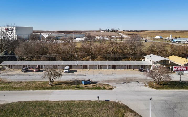 Pictures of Hospitality property located at 24936 Mulberry Lane, Underwood, IA 51576 for sales - image #1