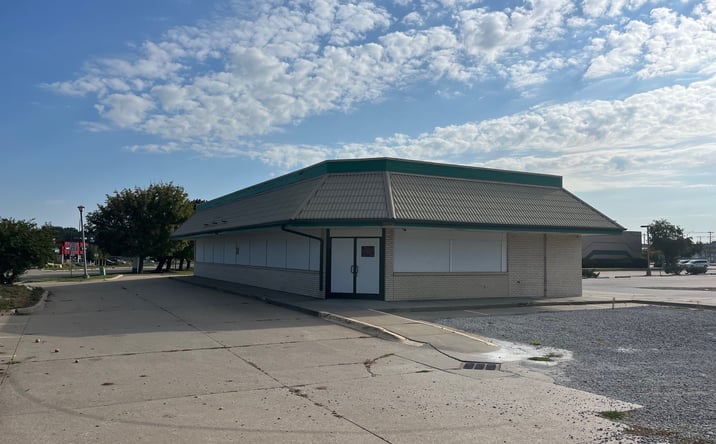 Pictures of Retail property located at 1920 Lower Muscatine Rd, Iowa City, IA 52240 for sales - image #1