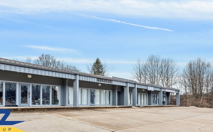 Pictures of Retail property located at 3323 Parkman Rd, Warren, OH 44481-9190 for sales - image #1