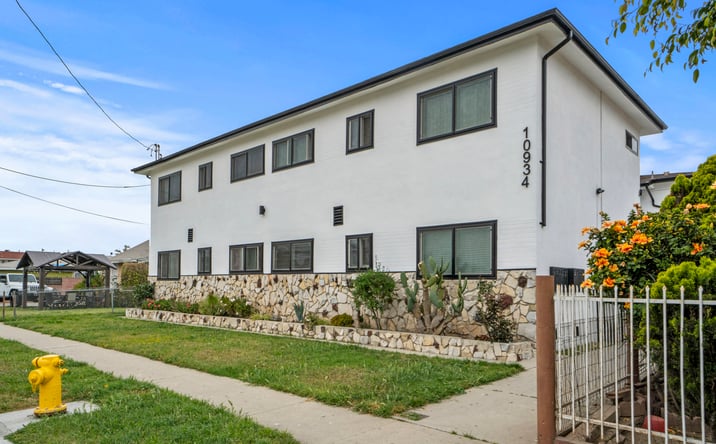 image of property at 10934 BURIN AVE Inglewood CA 90304-2359