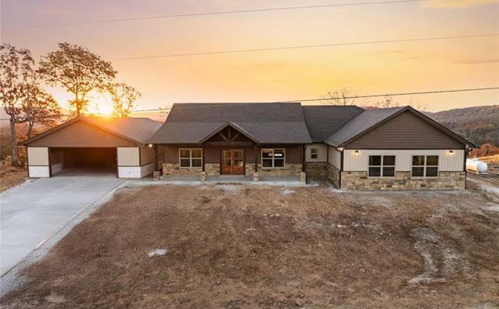 Pictures of Hospitality property located at 34830 S Falcon Crst Ln, Cookson, OK 74427 for sales - image #1