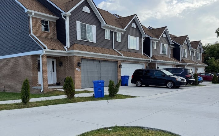 Pictures of Multifamily property located at 4005 Alia Dr, Warren, MI 48092 for sales - image #1