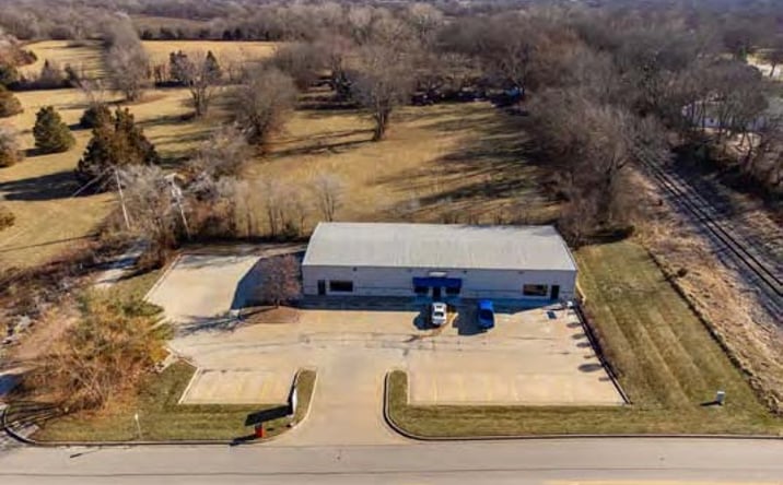 Pictures of Retail property located at 1001 SE Salem Street, Oak Grove, MO 64075 for sales - image #1
