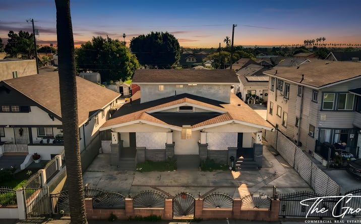 Pictures of Multifamily property located at 856 W 47th St, Los Angeles, CA 90037 for sales - image #1