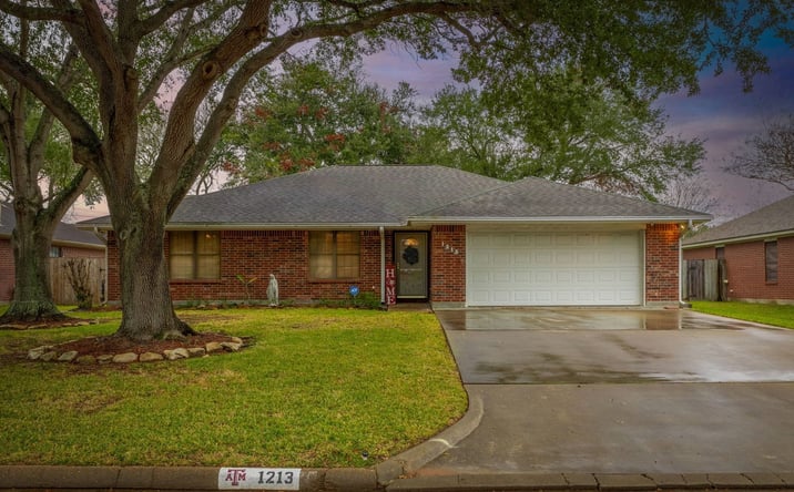 Pictures of Land property located at 1213 Shadowlake Drive, Sealy, TX 77474 for sales - image #1