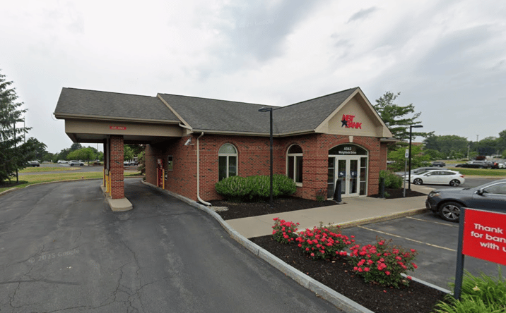 Pictures of Retail property located at 6563 Weighlock Dr, East Syracuse, NY 13057 for sales - image #1