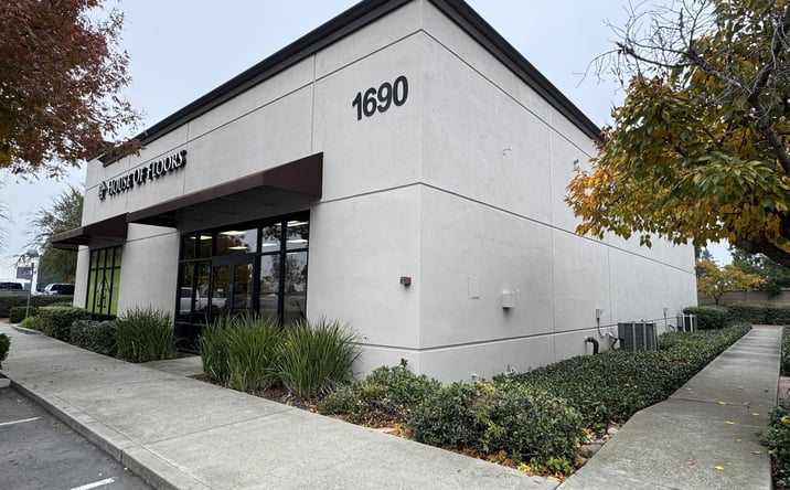 Pictures of Office, Retail property located at 1670 N Lincoln St, Dixon, CA 95620 for sales - image #1