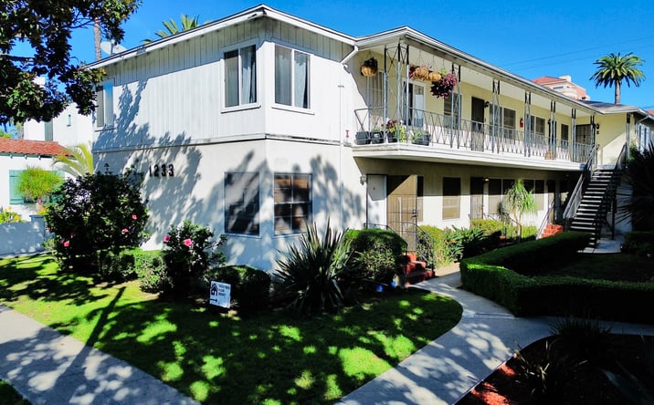 Pictures of Multifamily property located at 1233 14th St, Santa Monica, CA 90404 for sales - image #1