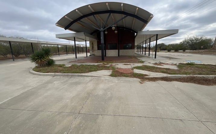 Pictures of Retail property located at 6280 US-281, Three Rivers, TX 78071 for sales - image #1