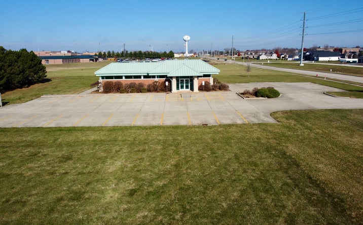 Pictures of Office property located at 803 Illini Dr, Clinton, IL 61727 for sales - image #1