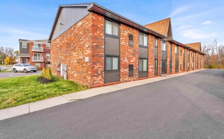 Pictures of Multifamily property located at 23210 Middlebelt Rd, Farmington Hills, MI 48336 for sales - image #1