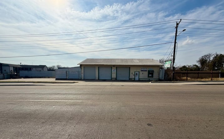 Pictures of Retail, Self Storage, Special Purpose property located at 5020 Mansfield Hwy, Forest Hill, TX 76119 for sales - image #1