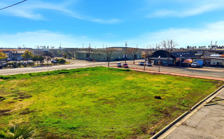 Pictures of Land property located at 190 S Elmwood Ave, Lindsay, CA 93247 for sales - image #1