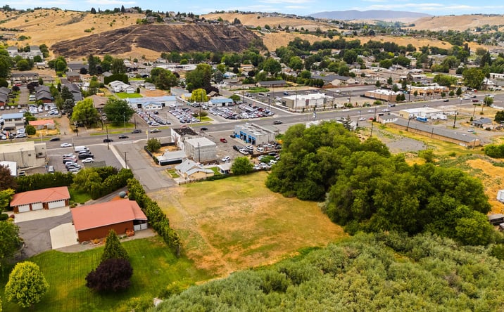 Pictures of Land, Office property located at 111 10th Ave E, Selah, WA 98942 for sales - image #1