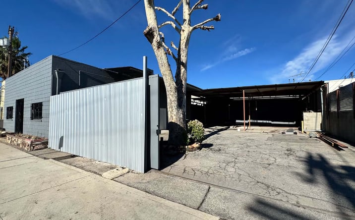 Pictures of Industrial property located at 16021 Arminta St, Van Nuys, CA 91406 for sales - image #1