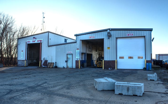 Pictures of Industrial property located at 2243 Lincoln Way, Clinton, IA 52732 for sales - image #1