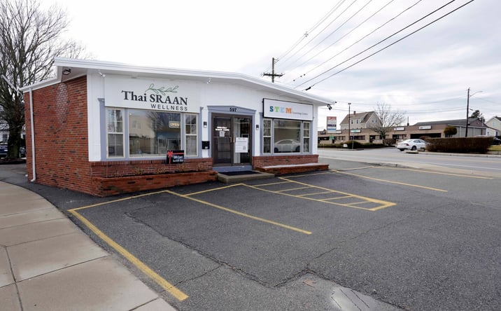 Pictures of Office property located at 597 Dartmouth St, Dartmouth, MA 02748 for sales - image #1
