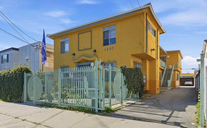Pictures of Multifamily property located at 1207 S Catalina St, Los Angeles, CA 90006 for sales - image #1