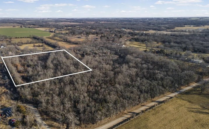 Pictures of Land property located at NW Lot E Pine Street, 71901, MO 64730 for sales - image #1