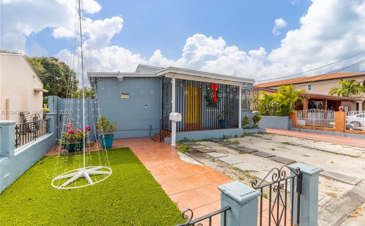 Pictures of Multifamily property located at 2818 SW 2nd St, Miami, FL 33135 for sales - image #1