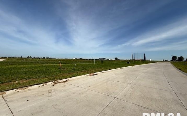 Pictures of Land property located at 6485 MEYER Road, Bettendorf, IA 52722 for sales - image #1