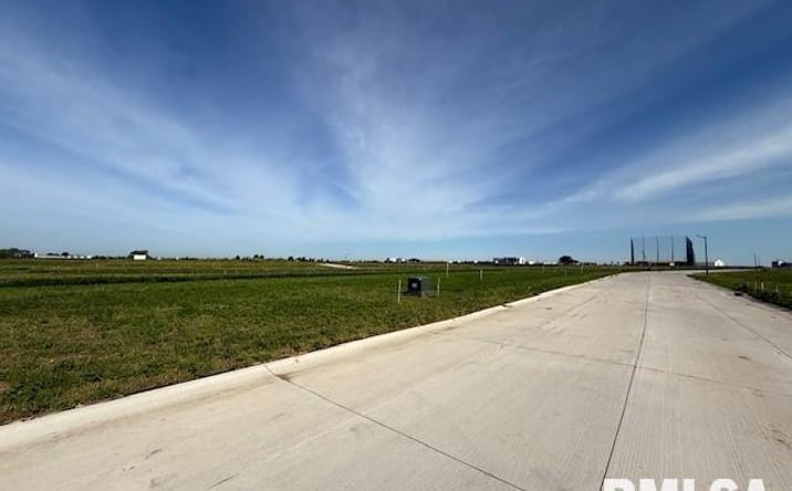 Pictures of Land property located at 6302 MEYER Road, Bettendorf, IA 52722 for sales - image #1