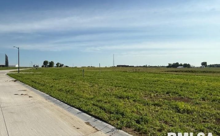 Pictures of Land property located at 6376 MEYER Road, Bettendorf, IA 52722 for sales - image #1