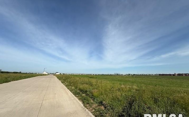 Pictures of Land property located at 6868 Meghan Avenue, Bettendorf, IA 52722 for sales - image #1