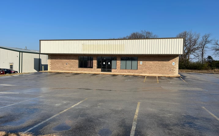 Pictures of Office, Retail, Special Purpose property located at 106 E Main St, Gassville, AR 72635 for sales - image #1