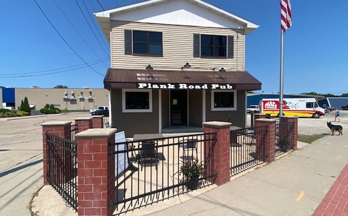 Pictures of Business for Sale, Hospitality, Retail property located at 800 Plank Rd, Menasha, WI 54952 for sales - image #1