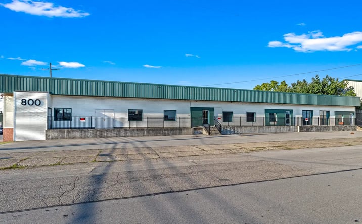 Pictures of Office property located at 800 Cawthon St, Louisville, KY 40203 for sales - image #1