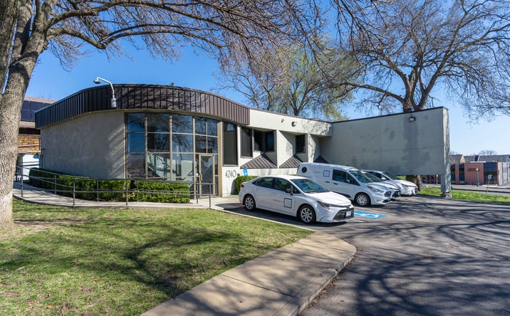 Pictures of Office property located at 4240 SW Trafficway, Kansas City, MO 64111 for sales - image #1