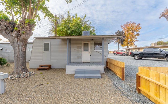Pictures of Mobile Home Park property located at 858 S Valencia Blvd, Woodlake, CA 93286 for sales - image #1