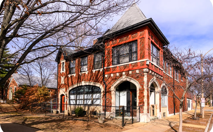 Pictures of Mixed Use, Multifamily property located at 5001 Pernod Ave, St. Louis, MO 63139 for sales - image #1