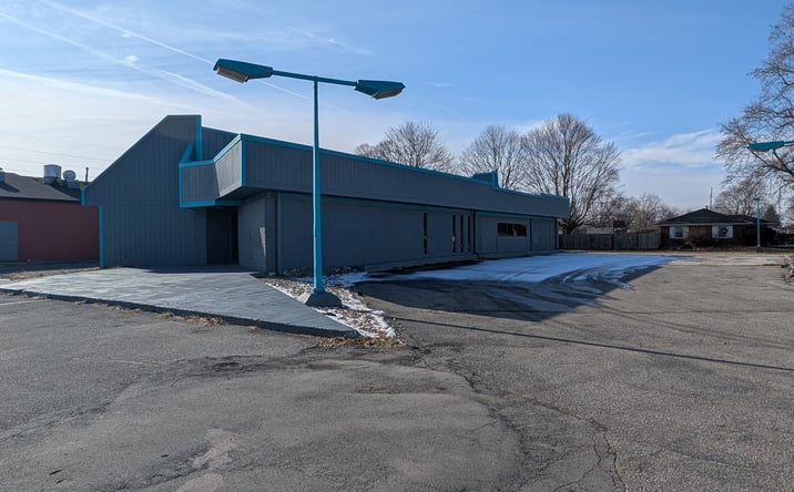 Pictures of Retail, Office property located at 905 S Scatterfield Rd, Anderson, IN 46012 for sales - image #1