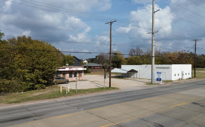 Pictures of Land, Mixed Use, Office, Retail property located at 1819 Singleton Blvd, Dallas, TX 75212, 1827 Singleton Blvd, Dallas, TX 75212 for sales - image #1