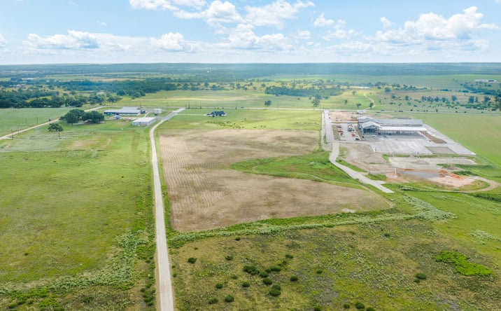 Pictures of Land property located at 762 TX-304, Bastrop, TX 78602 for sales - image #1