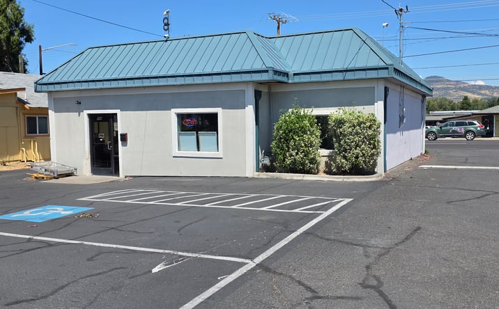 Pictures of Office, Retail property located at 844 S Riverside Ave, Medford, OR 97501 for sales - image #1