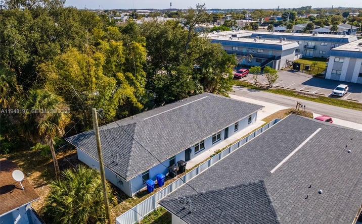 Pictures of Multifamily property located at 2403/2405 Maple Ave, Fort Myers, FL 33901 for sales - image #1