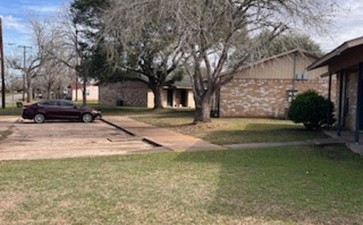Pictures of Multifamily property located at 449 Fink St, Yoakum, TX 77995 for sales - image #1